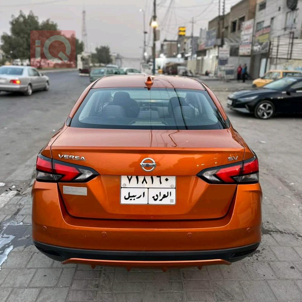 نيسان فيرسا